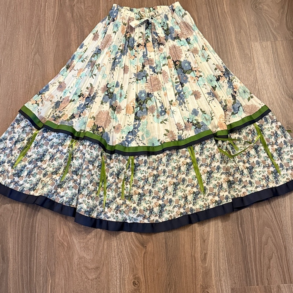 Lillie Rubin Floral Pleated Maxi Skirt in Cream, Blue, Green - Picture 3 of 9